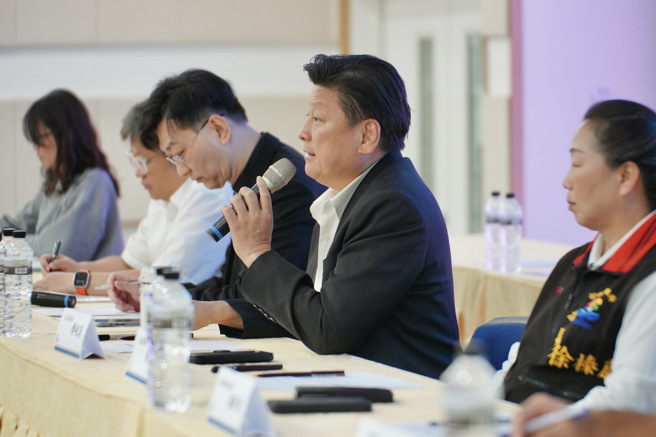 傅昆萁十一月中旬请求赈灾基金会考量到施工进度，适度延长核销截止日期。获得赈灾基金会同意。(戴志扬翻摄)