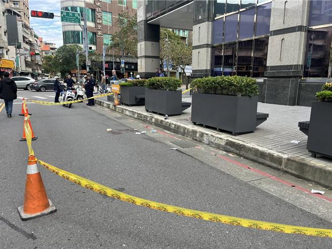 內湖情殺，警方封鎖現場調查。（警方提供）