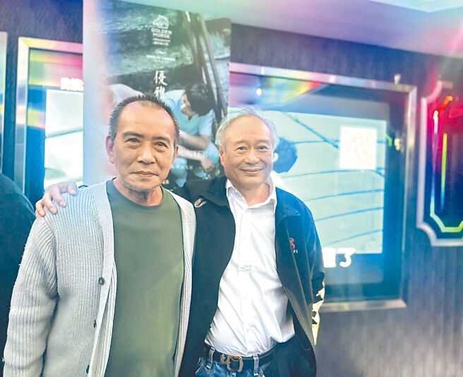 李安（右）24日清晨仍赶赴张作骥新片《优雅的相遇》金马庆功宴。（张作骥电影工作室提供）