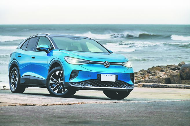 VW ID.4 Pro S承袭德国纯正血统，集结品牌优势，以丰富驾驭乐趣、德艺卓越品质、永不妥协的安全性，提供均衡平易近人的电车生活，售价169.8万元。（陈大任摄）