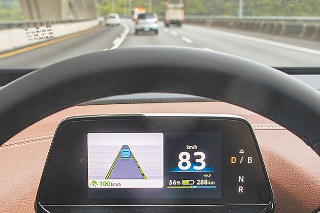 IQ.DRIVE智能驾驶辅助系统。（陈大任摄）