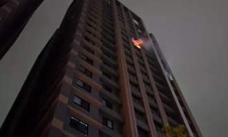 台南知名豪宅大楼凌晨火警！12楼窜出橘红火光 民眾吓坏报警