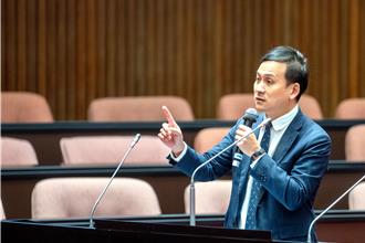 葉元之籲凍結調降公教所得替代率  周弘憲不認同原因曝