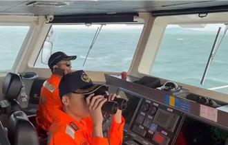 影》陆4艘海警船连2天袭扰金门海域  海巡4艇对应驱离