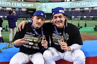 吉力吉撈助中華隊封王 屏東縣府加碼頒70萬獎金