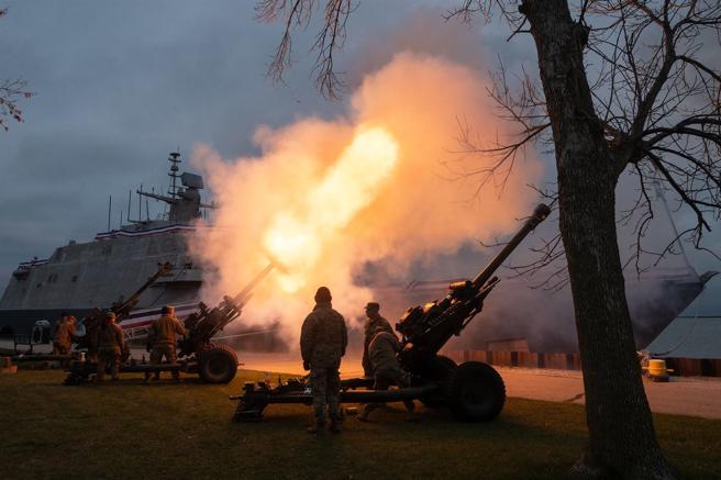 「貝洛伊特號」成軍儀式上，美陸軍國民兵施放禮砲，為其成軍祝賀。（取自DVIDS網站）