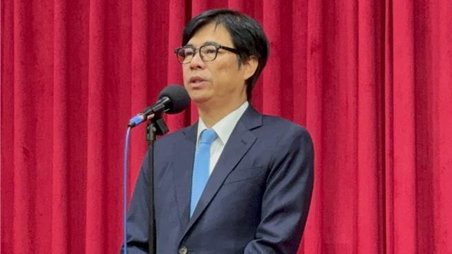 台积电高雄2奈米厂今早举行设备进机典礼，宣告准备进入生产阶段。不过，典礼低调进行，全程不对外开放。高雄市长陈其迈今早在议会受访时坦言，有受到邀请观礼。（柯宗纬摄）