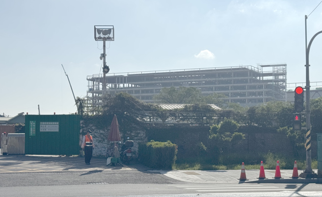 台积电高雄2奈米厂26日上午举行设备进机典礼，图为楠梓厂区外观。（林瑞益摄）