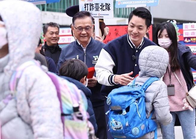 台北市多年来致力于推动绿色运输，也鼓励孩童走路或骑自行车上下学。（本报资料照片）