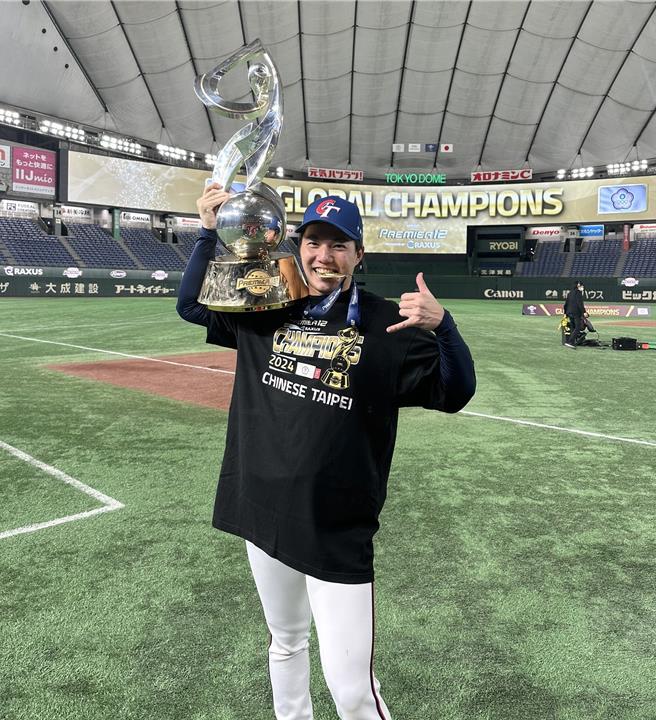 「世界棒球12强赛」中华冠军队强投郭俊麟，是设籍新竹市的子弟，新竹市政府宣布加码颁发30万元奖金，并办理球迷见面会。（新竹市政府提供／陈育贤新竹传真）