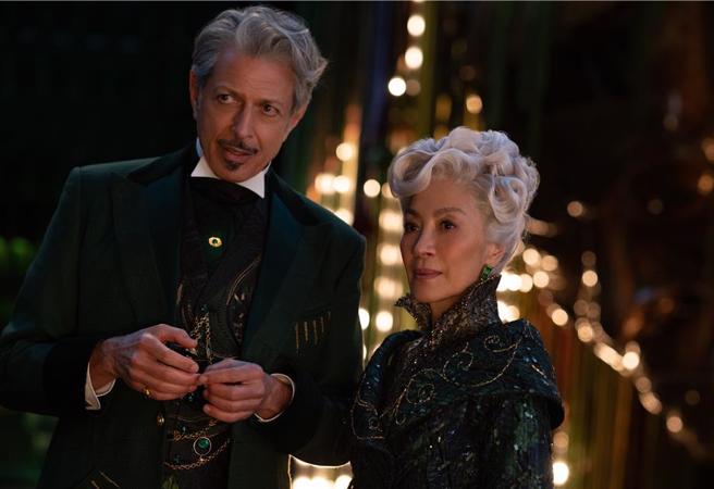 《魔法坏女巫》美国首周开片票房以1.14亿美金勇夺冠军。（图／UIP提供）