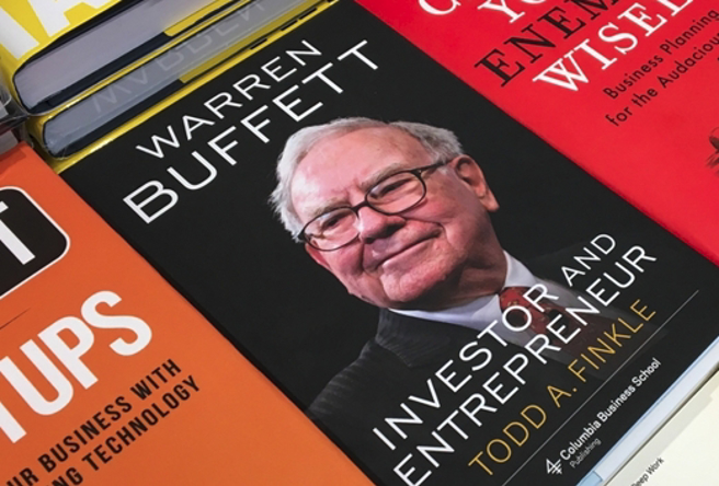 巴菲特建议，所有父母在签署遗嘱前，应让成年子女先行过目。（示意图/达志影像/shutterstock）
