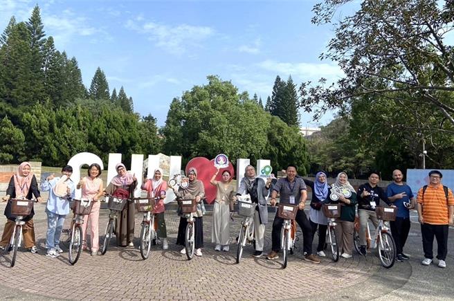 印尼教育部今年11月以選派9位優秀的教師來台受訓，中華大學觀光學院以「智慧旅遊與雙語計畫」獲印尼教育部青睞，成為全台唯二獲選為培訓地點的大專院校。（中華大學提供／王惠慧新竹傳真）