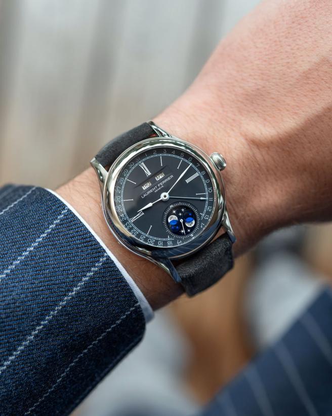 独立制表品牌Laurent Ferrier今年再以Classic Moon月相年历表拿下日内瓦钟表大赏「最佳日历与天文表奖」，298万5000元。（瑞博品提供）