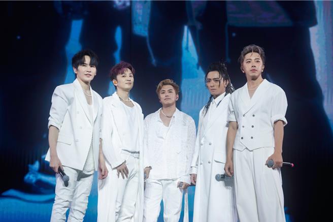 Energy首次5人合唱〈眼泪的味道〉。（相信音乐提供）