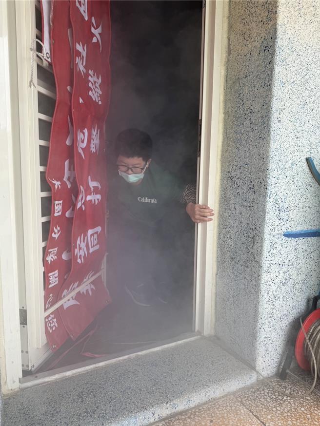 为强化学童消防安全观念及灾害应变能力，桃园市消防局第三大队大园分队今与大园区内海国小联合办理防灾小尖兵宣导活动。（消防局提供／廖姮玥桃园传真）