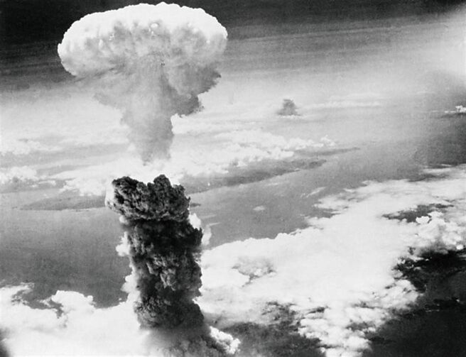 图为长崎原子弹的爆炸景象，这是目前为止，最后一枚用于实战的核武器。（美国国家檔案馆）