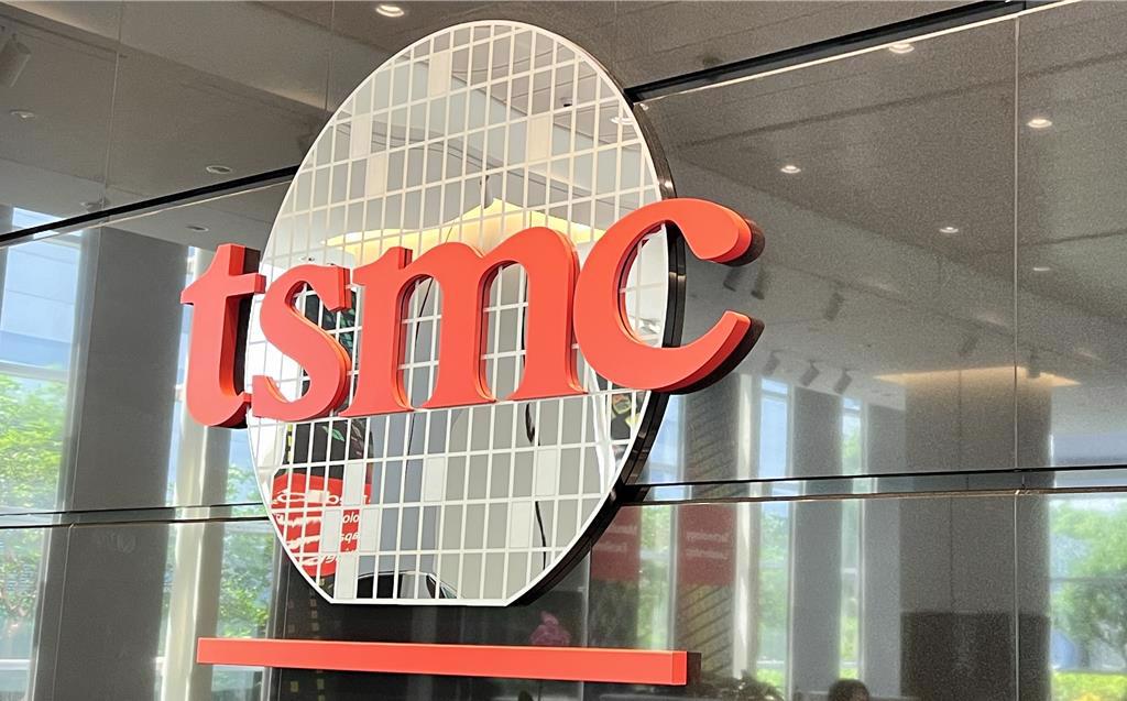 晶圓代工龍頭台積電夾在美中之間。（圖／報系資料照）