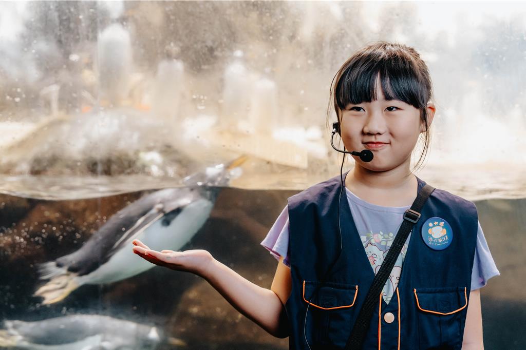 屏東海生館將舉辦「夜宿─迷你解說員親子營」活動，讓小朋友體驗解說員角色，培養與眾不同的興趣與自信。（海生館提供／羅琦文屏東傳真）