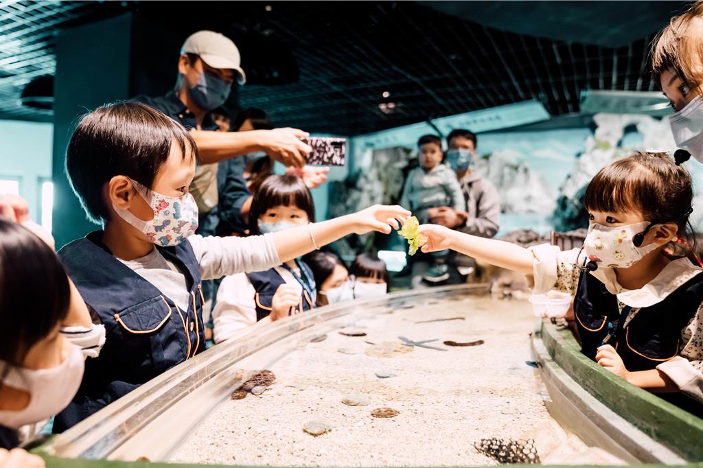 海生館迷你解說員親子營讓小朋友勇於表達。（海生館提供／羅琦文屏東傳真）