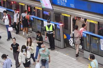 妹子北車電梯遭「下體摩蹭屁股」！色狼落網詭辯「這句話」慘了