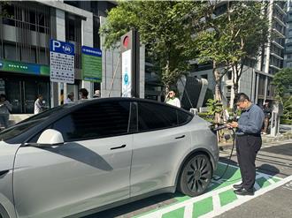 還在里程焦慮？台南永康5席智慧路邊充電停車柱上線
