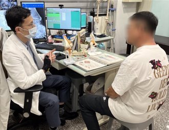 泡溫泉對關節好嗎？醫師揭密：這樣泡才有效