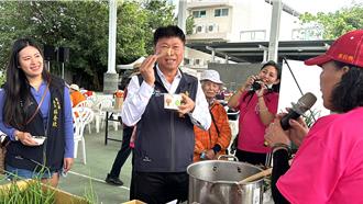 台東原民飲食文化成果展 市長大啖田鼠讚：比炸雞好吃