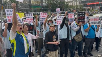 不滿遭斷保！中鋼運通百人抗議 「狂按喇叭」喊話高層出面