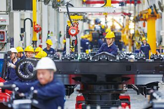 挺明年GDP保5 陆学者吁扩大内需