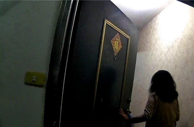 妇人终于能返家很开心，附近邻居也啧啧称奇，直呼「好厉害！」（读者提供／张毓翎台南传真）