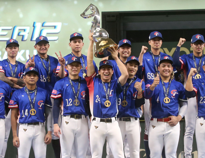 有网友分享，父亲看完中华队夺冠后离世，人生没有遗憾了。（资料照，赵双杰摄）