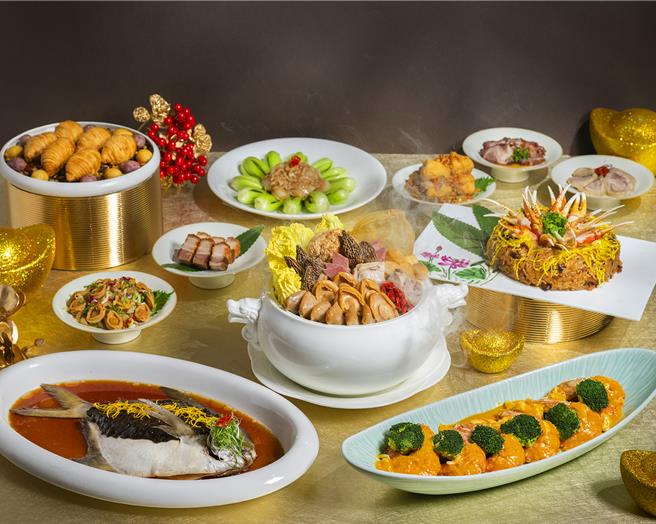 「香宫」粤菜餐厅严选海陆珍馐，推出6人份外带年菜，每套17888元加1成，让民眾品尝正宗粤式团圆滋味。 （图／台北远东香格里拉）