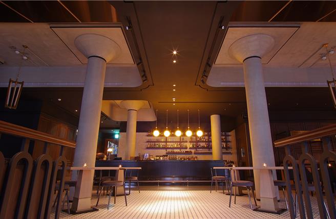 华山町餐酒馆以西式自助餐方式提供年夜饭另一种选择，专案推出至今已接到不少电话预订，业者预估可带动整体业绩1至2成。（图／天成饭店集团）★《中时新闻网》关心您：饮酒过量，有碍健康。酒后不开车，安全有保障！