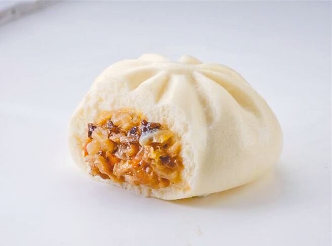 OKmart的OKChoice「高麗菜包」，45元。（OKmart提供）