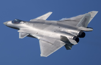 抗陆歼-20战机 它要为F／A-18添195亿新武装