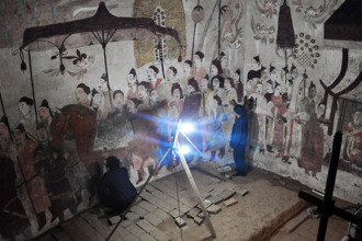 考古揭密》北齊開國元勳墓「布滿壁畫」還出土波斯風金戒指