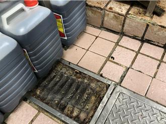 西門町「老天祿」鴨胗藏2cm鐵絲 業者：放養鴨亂吃