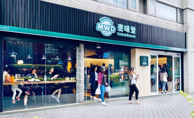 麦味登26日开卖「全新松饼堡系列」，不到1天就出现门市缺货情形。（摘自麦味登脸书／朱世凯台北传真）