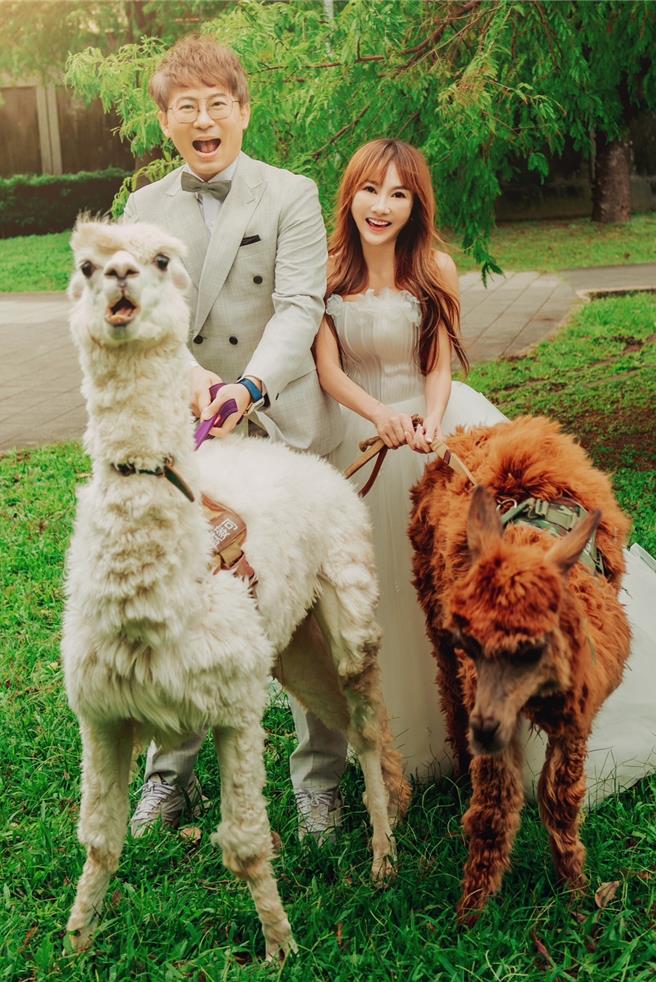 王宥忻与翁总拍摄婚纱照为復婚准备。（台北法国巴黎婚纱提供）