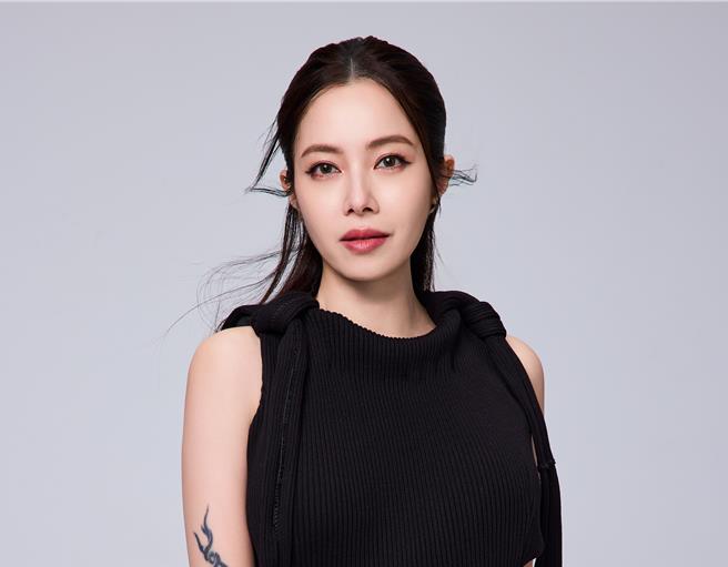 徐怀钰将推出全新专辑《光致・蜕变》。（滚石唱片提供）