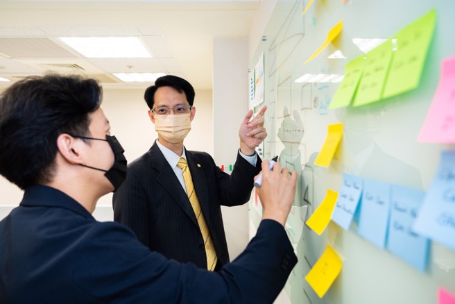 「π型人才」成企业人才养成重要议题，永庆多管齐下帮助员工持续学习。 (图/永庆房产集团提供)