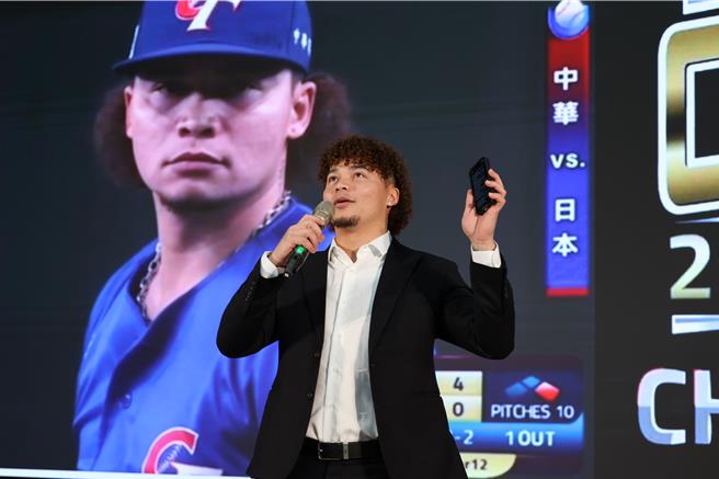 中華隊終結者林凱威28日到苗栗縣政府接受祝賀，透露他小時候不愛睡午覺，愛亂跑。（謝明俊攝）