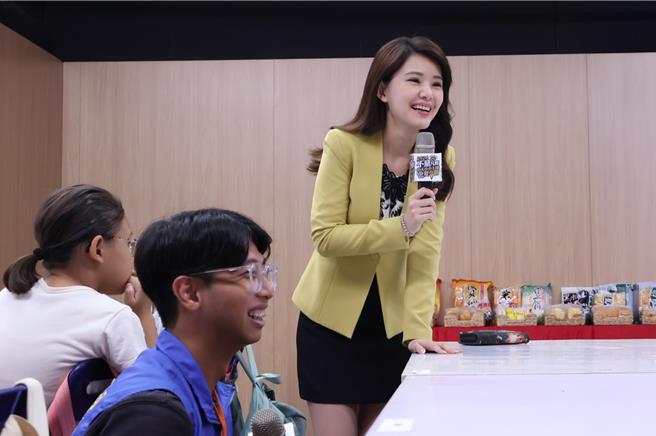 中天主播林佩潔外型相當甜美。（中天新聞提供）