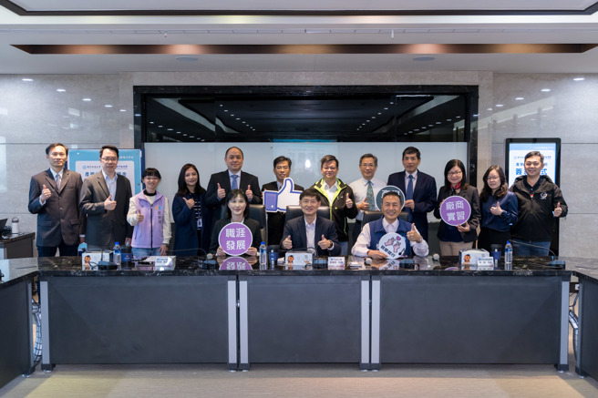 大合照。(照片/桃园市政府提供)