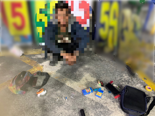 駕駛賴姓男子（36歲）見狀立即配合調查，並主動交出隨身攜帶的二級毒品安非他命及吸食器。（圖警方提供／簡銘柱翻攝）