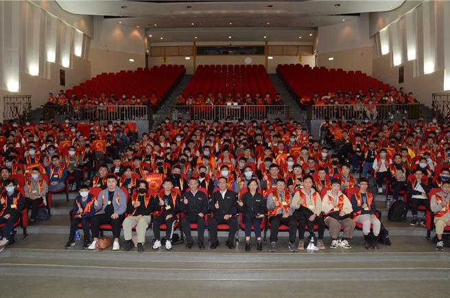 苗栗县警察局今年9月办理替代役备役役男治安维护组第一梯次训练，并于11月27、28日举行第二梯次训练，总计433名备役役男参与。 (读者提供／吕丽甄苗栗传真）
