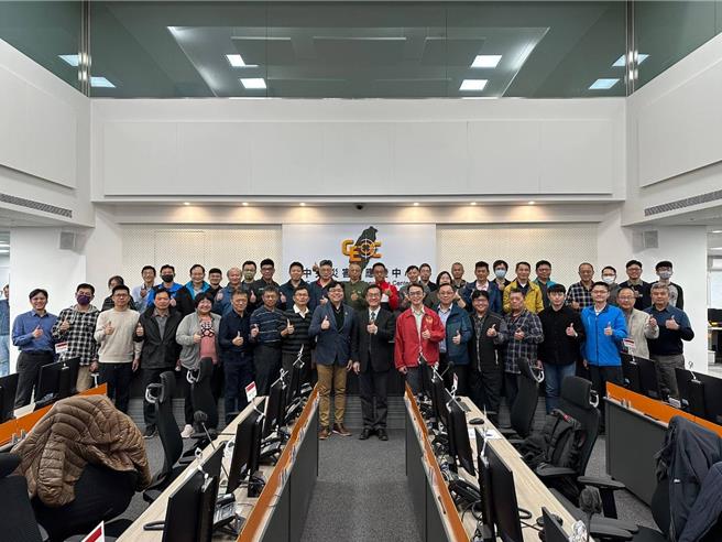 消防署为提升各级消防机关救灾救护指挥中心灾情查报效能，强化执勤人员灾害处置应变能力，今（28）日上午举办「113年全国救灾救护指挥中心主管会报暨勤务研讨会议」。（消防署提供）