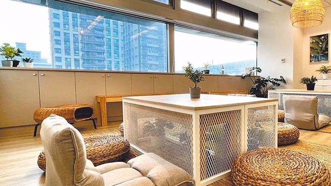 谢宜容将办公室进行大规模装修，劳动部长洪申翰直指过于奢华。（民眾提供／本报资料照片）