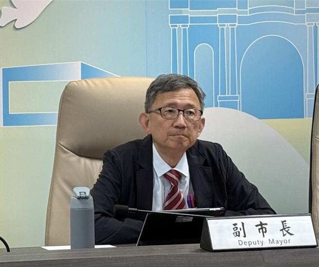 桃园市副市长王明鉅认为中央打诈藏黑数，忽略网购诈骗。（蔡依珍摄）